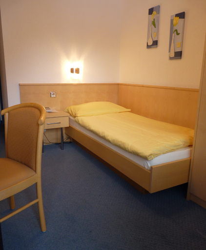 Bedroom 2, Hotel Kristall-Saphir Superior, Visp