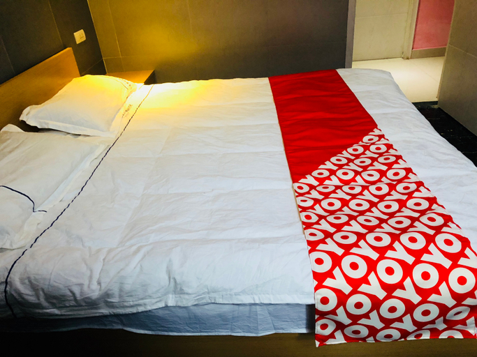 Bedroom 2, Hello Light Hotel (Bengbu Railway Station Mingyue Hotel), Bengbu