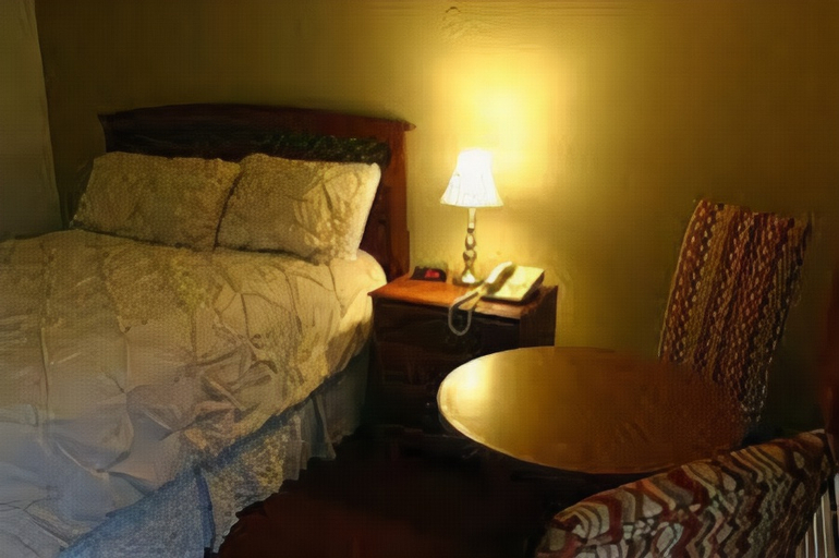 Bedroom 2, Sunset Inn and Suites, Gillespie
