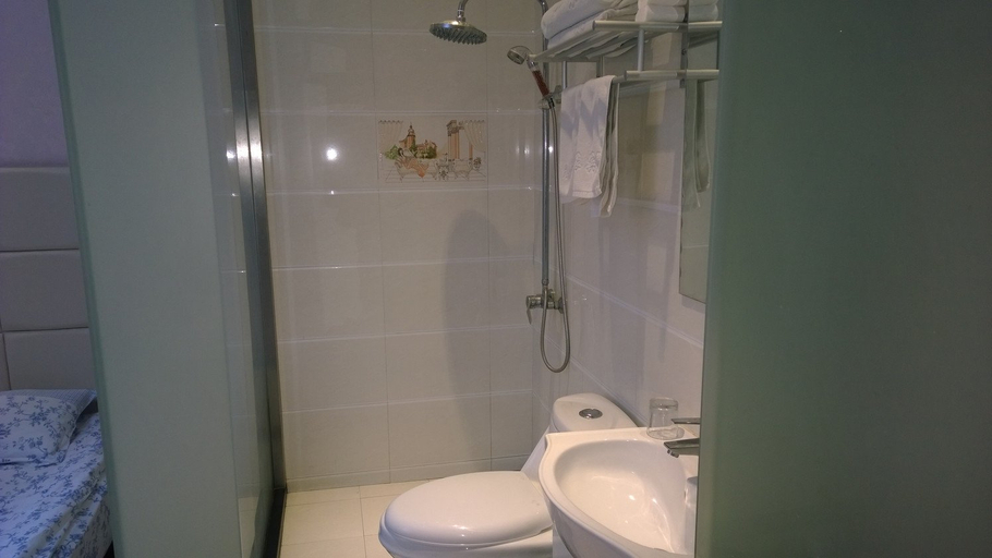 Bathroom 4, Shanghai Lijingyuan Hotel, Shanghai