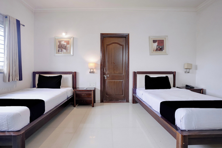 Room 4, Super Collection O Hosepet College Road, Bellary