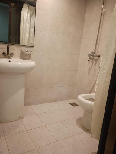 Bathroom 3, Royal Elegance Hotel Lahore, Lahore
