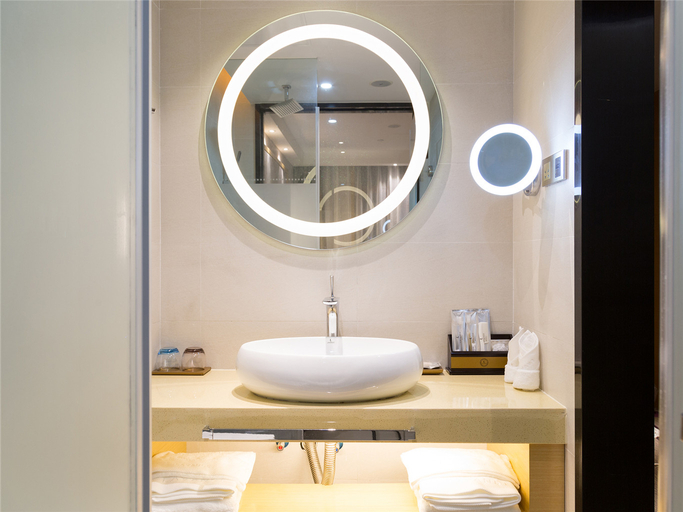 Bathroom 4, Lavande Hotels·Zibo Railway Station West Xincun Road, Zibo