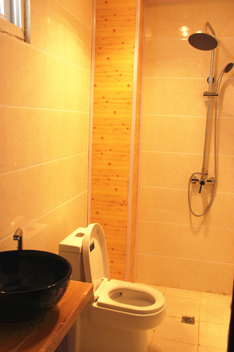 Bathroom 2, Shangri-La Chudengshuo Homestay, Dêqên Tibetan