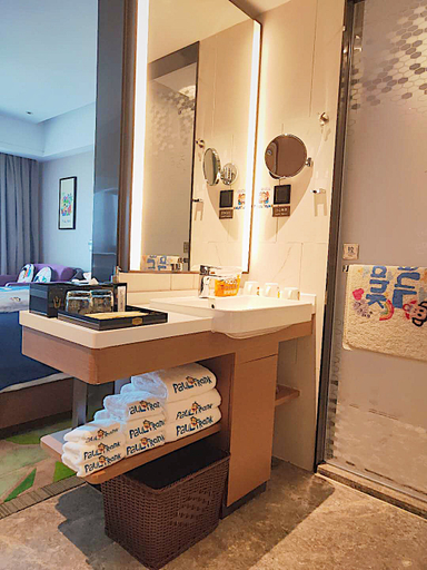 Bathroom, Hampton by Hilton Yixing Renmin Middle Road, Wuxi