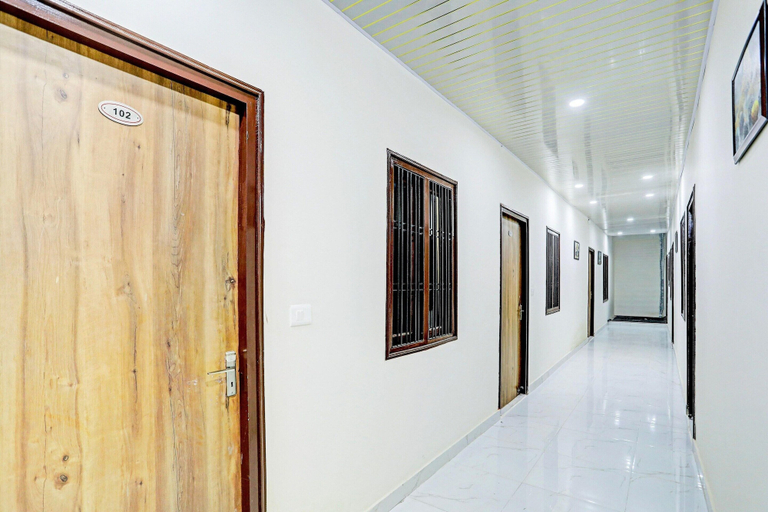 Interior 4, Deluxe Lucknow Inn, Lucknow