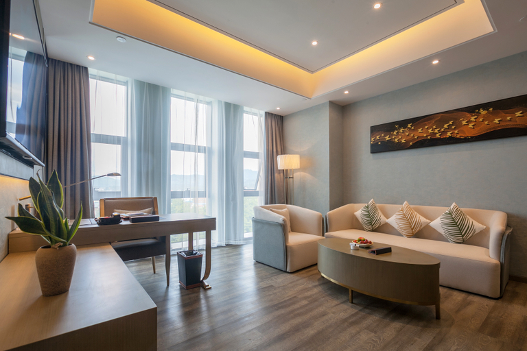 Others 4, Grand New Century Hotel, Enshi Tujia and Miao