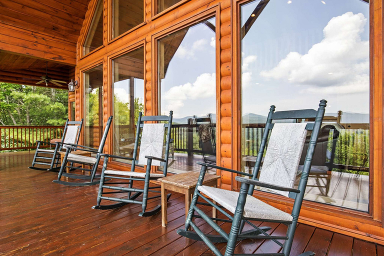 Room 4, Stunning Mtn Views Sleeps 10 Hot Tub Game Room, Fannin