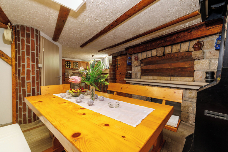 Others 5, Villa Adry 2, Vinodolska