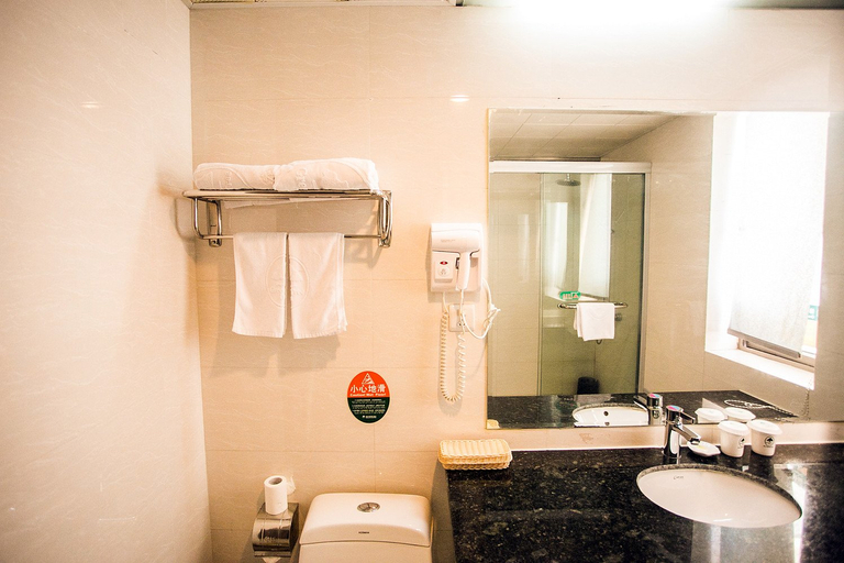 Bathroom 3, GreenTree Inn Changshu Zhaoshangcheng Express Hotel, Suzhou