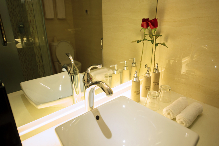 Bathroom, Fuxianhu Zhijia Hotel, Yuxi