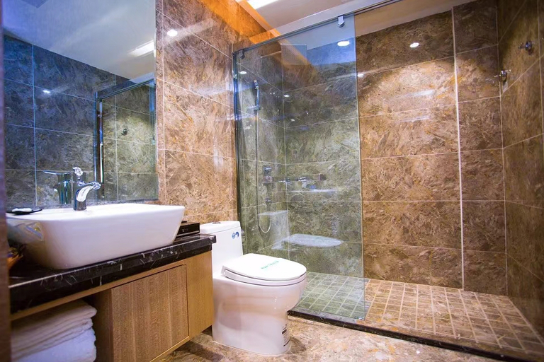 Bathroom 2, Jinlianshan Hotel, Ganzhou