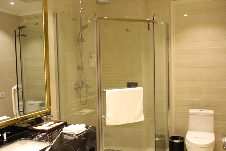 Bathroom 3, Poya Hotel, Wenshan Zhuang and Miao