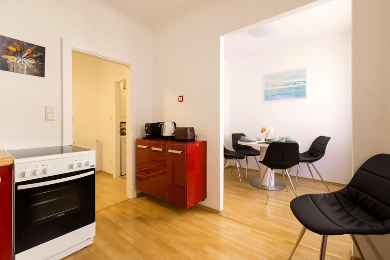 Others 4, Apartment Rudolfspark Check in 15h to 22h Only, Wien