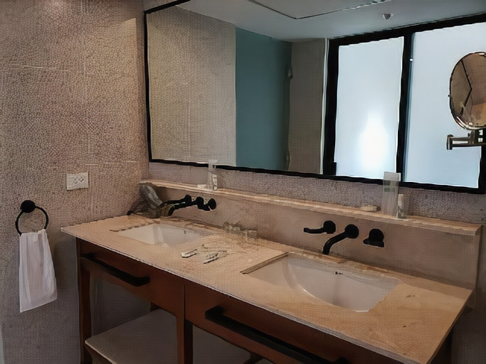 Bathroom 5, Gamma Cancun Centro, Isla Mujeres