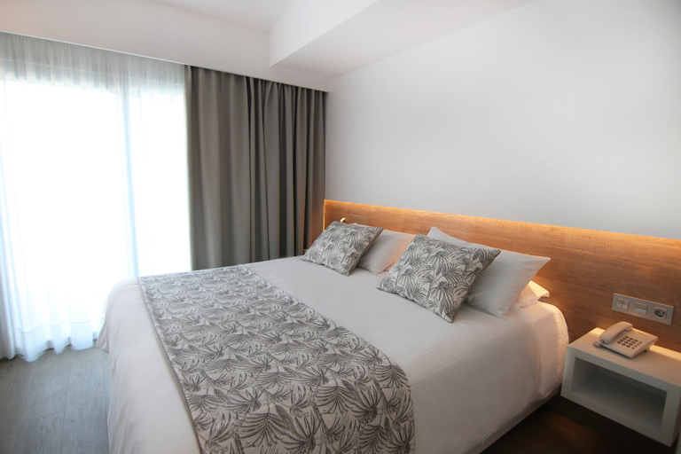 Bedroom 3, Kumara Serenoa by Lopesan Hotels, Las Palmas