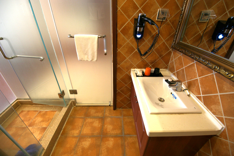 Bathroom 2, Yue Life Art Hotel (Zhangzhou Wanda), Zhangzhou