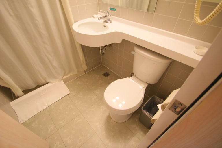 Bathroom 4, Jinjiang Inn (Shanghai Pudong Airport), Shanghai