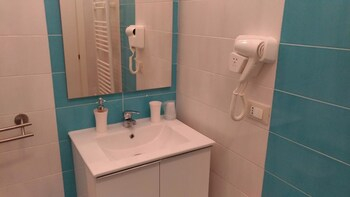 Others 3, B&B ヌメロ 5, Napoli