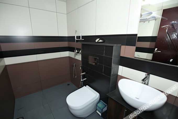 Bathroom 4, Amuse Vista Resorts and Spa, Idukki