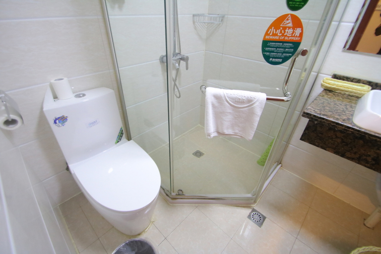 Bathroom 3, Pebble Motel (Shanghai Beidi Road), Shanghai