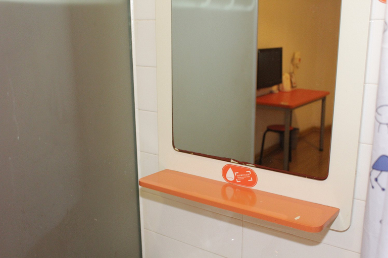 Bathroom 3, Pod Inn (Wuxi Wuai Plaza Metro Station), Wuxi
