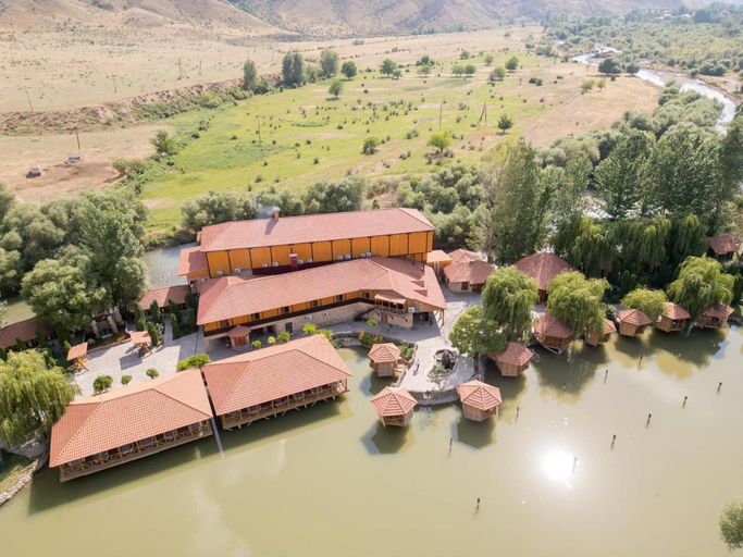 4, Lchak Hotel