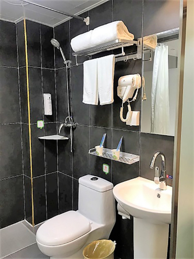 Bathroom 3, Super 8 Hotel (Beijing Metro Station), Beijing