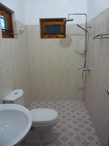 Bathroom 3, Nest Residence - Hostel, Tangalle