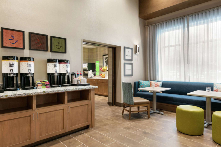 Food & Drinks 5, Hampton Inn & Suites Johns Creek, Fulton