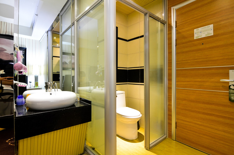 Bathroom, Spring Fashion Hotel, Jiyuan shi