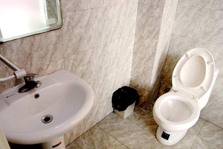 Bathroom 2, Jiaxin Business Hotel, Qingdao
