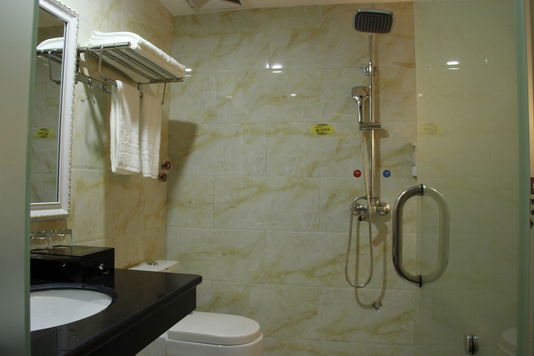 Bathroom, Jing Chen Holiday Hotel (Xilin Yingbin Road), Baise