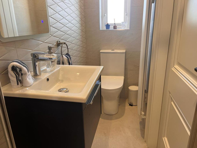 Bathroom 5, サンセットコテージ - スリープス 6 - パーキング - ガーデン, Causeway Coast and Glens