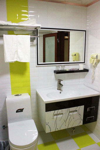 Bathroom, Haihui Baoli Hotel (Shenzhen Shajing), Shenzhen