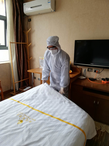Bedroom, New Phoenix Hotel, Liupanshui