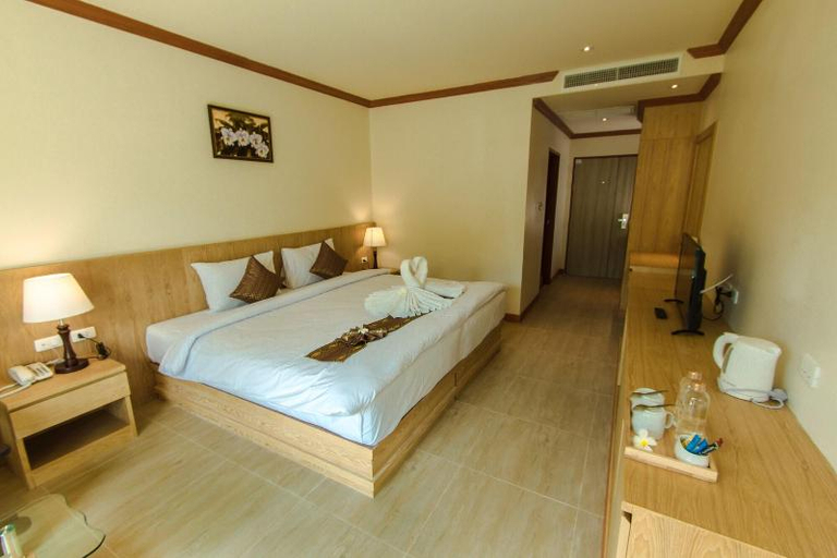 Bedroom 3, Airport Beach Hotel Phuket, Phuket Island