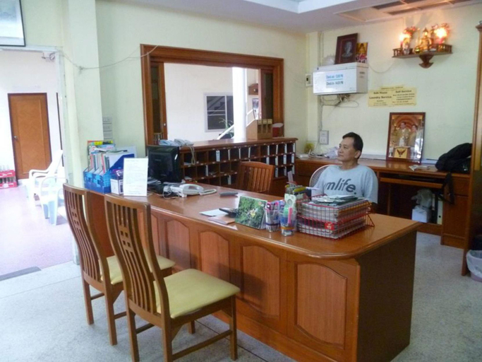 Food & Drinks 5, Safe House Court, Muang Chiang Mai