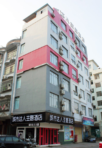 Exterior & Views
