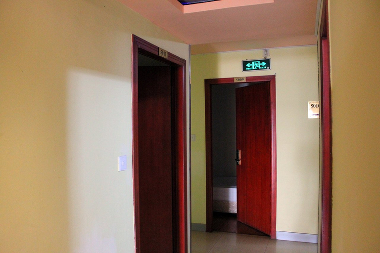 Others 3, Jiaojiang Business Hotel, Shanghai