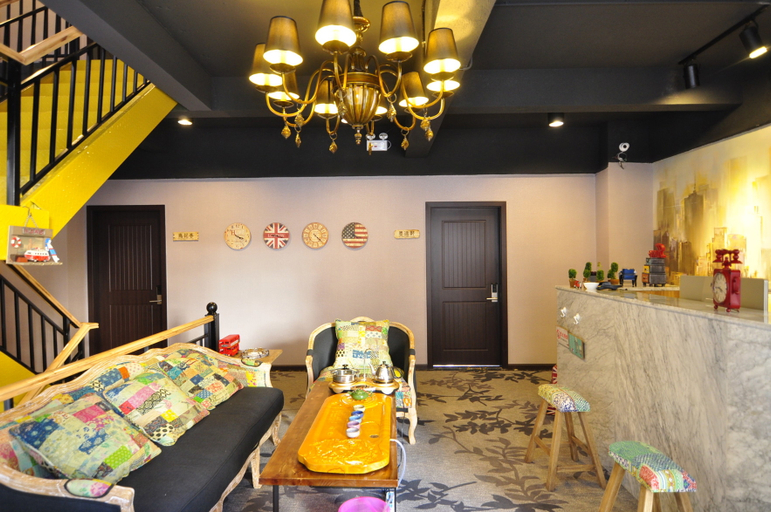 Others 3, King & Queen Hotel, Honghe Hani and Yi