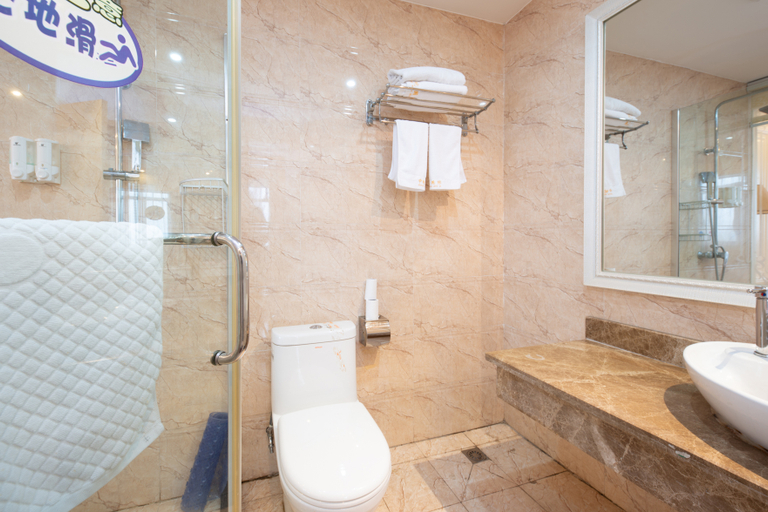 Bathroom, Qianshan Zhongwan International Hotel, Anqing