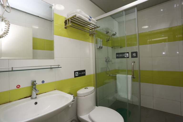Bathroom 2, 7 プレミアムpremiumホテル(成都雙流広場地下鉄駅スポーツセンター)(7天优品premium酒店(成都双流广场地铁站体育中心店)), Chengdu