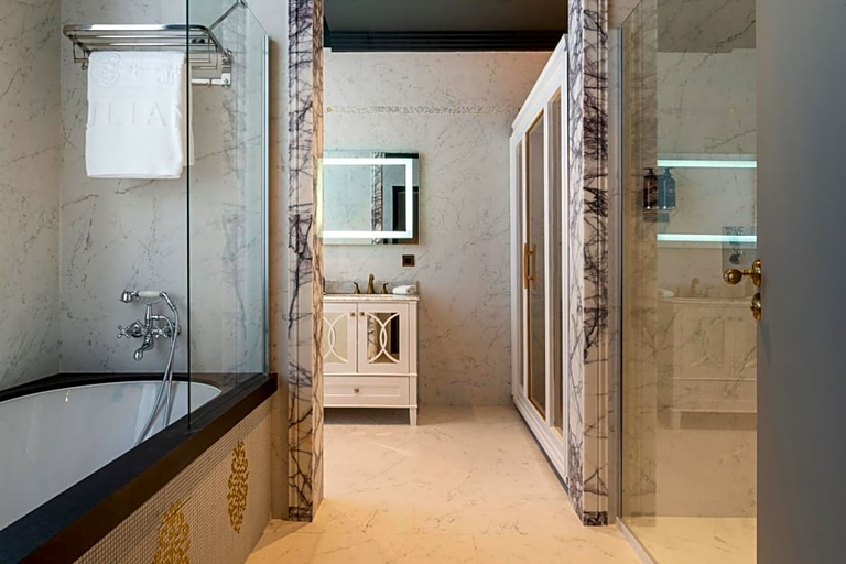 Bathroom 5, Juliana Hotel & Spa - Brussels Centre, Bruxelles