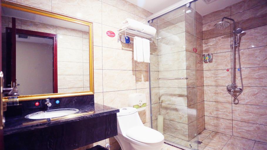 Bathroom, Golden Palace Hotel Bazhong, Bazhong
