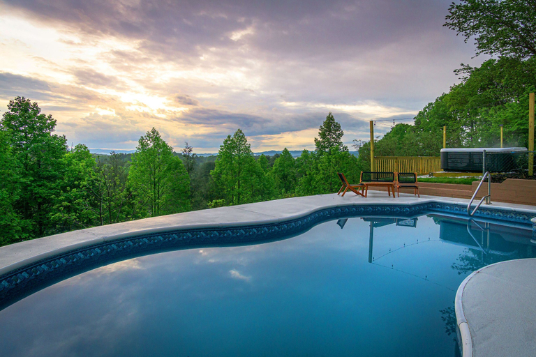 Room 5, Massive Asheville Compound A Memorable Experience, Buncombe