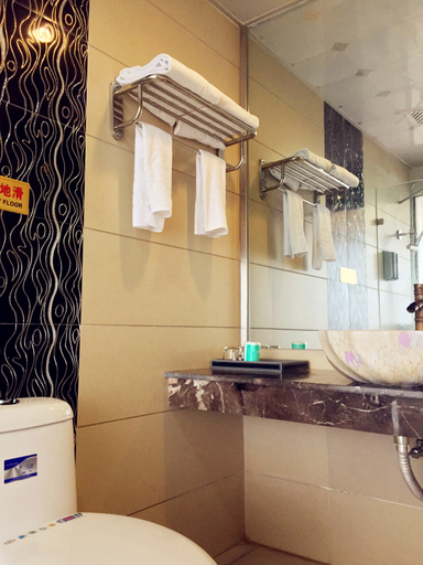 Bathroom 3, Tianrui Hotel (Yongxing Fortune Center Branch), Baoshan