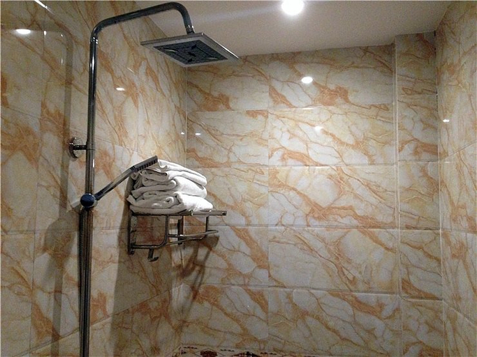 Bathroom 3, Junlai Business Hotel Jiajiang Headquarter, Leshan