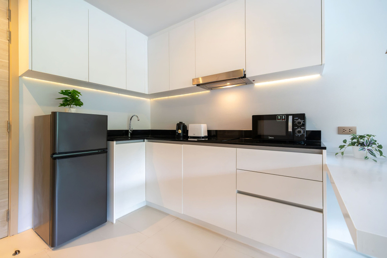 Private kitchen 2, Modern Studio Rooftop Pools UTKR 205, Phuket Island