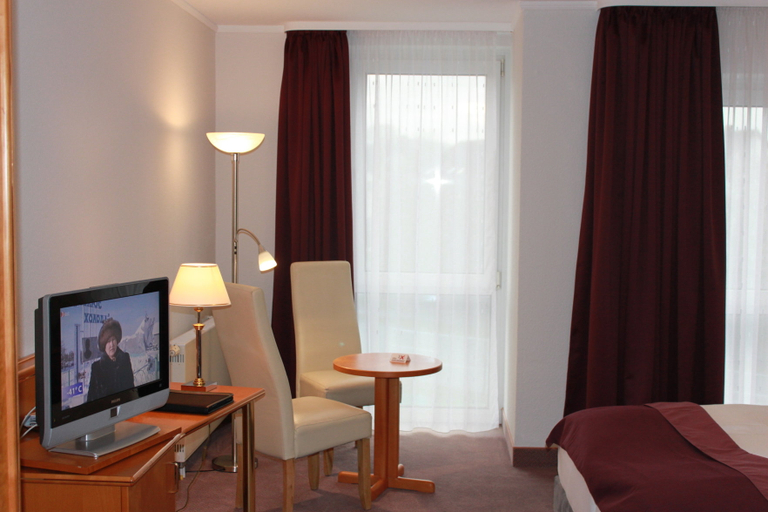 Bedroom 2, アクツェント グルナウ ホテル(Grunau Hotel), Bayreuth